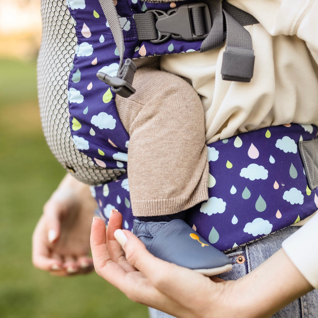 Close up image of the Beco Gemini Cool Mesh Baby Carrier in Rain Drops pattern
